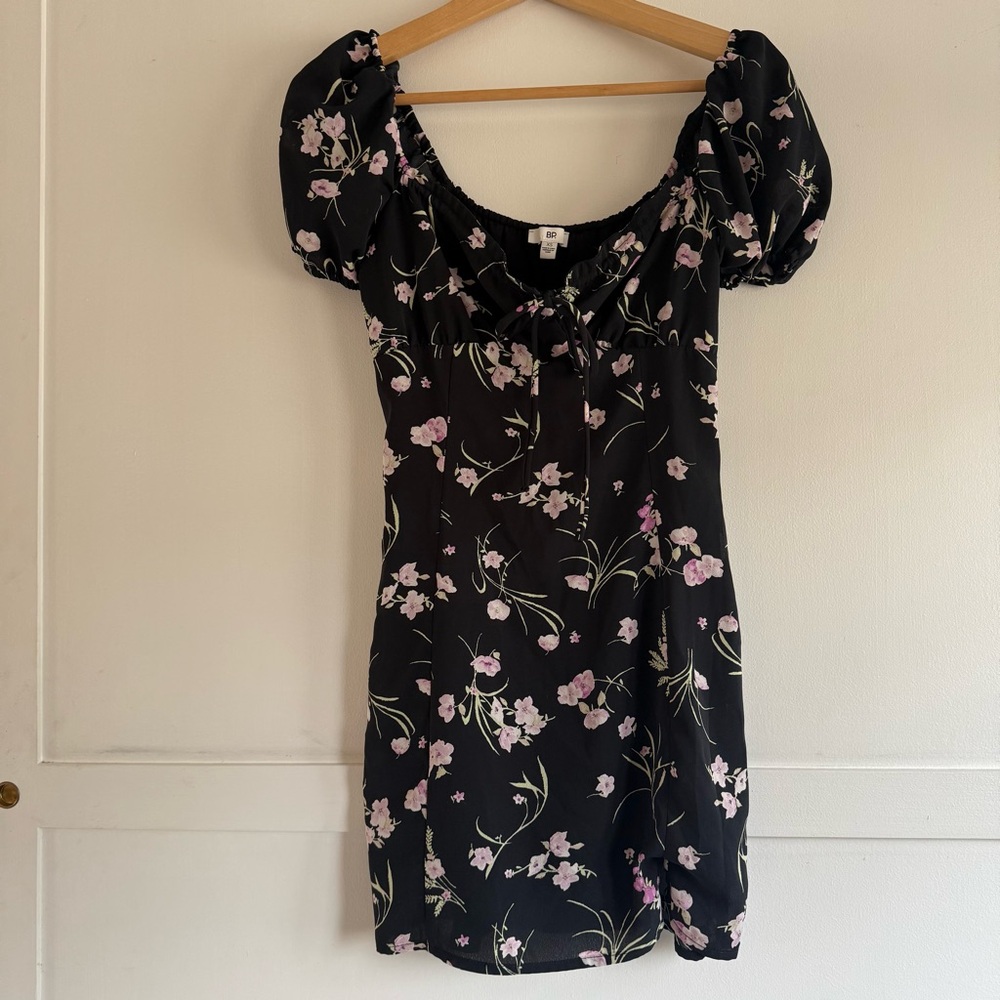 BP Ditsy Floral Tie Front Minidress Black XS Peasant Sleeve Babydoll 90’s Style